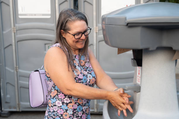 Best Luxury portable toilet rental  in Eldridge, IA
